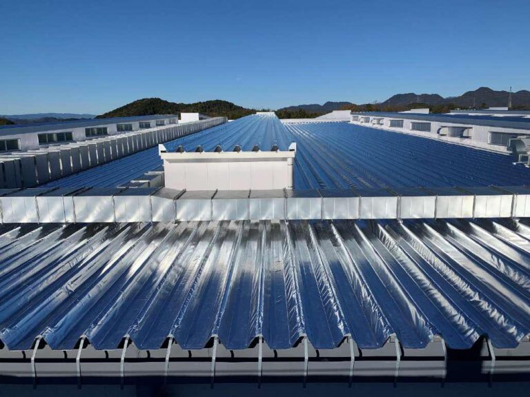 屋根上シート施工